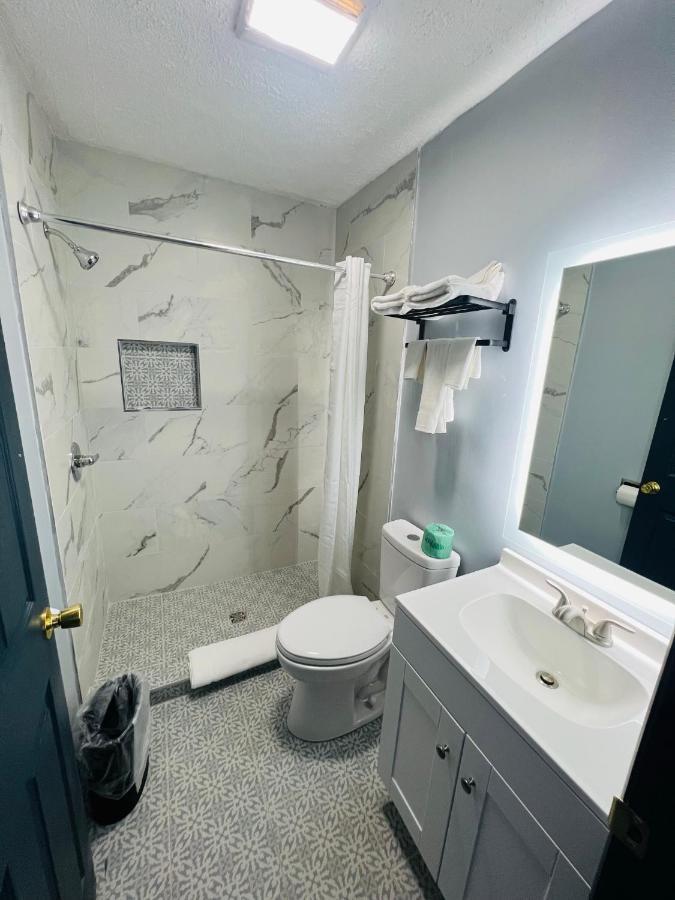 Hillsboro Inn & Suites Esterno foto